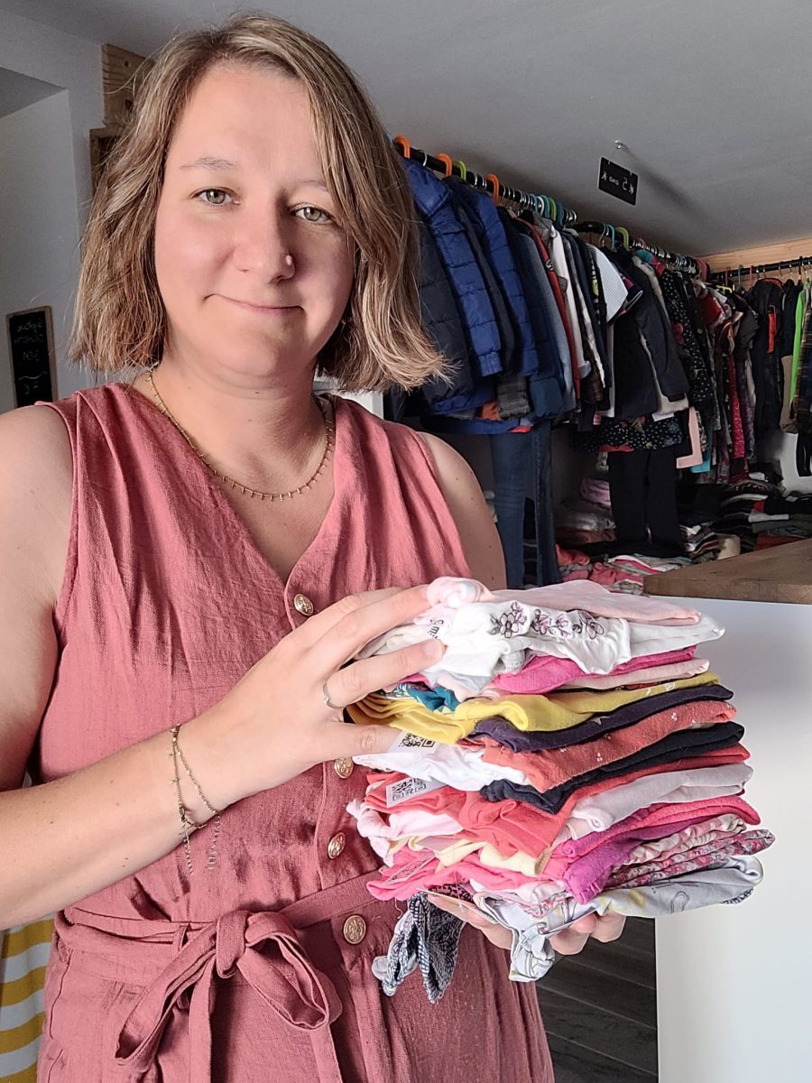 Vêtements d'enfant de seconde main en boutique à Pernay